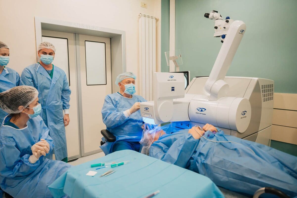 operatie pentru prezbiopie realizata in cadrul clinicii Ama Optimex